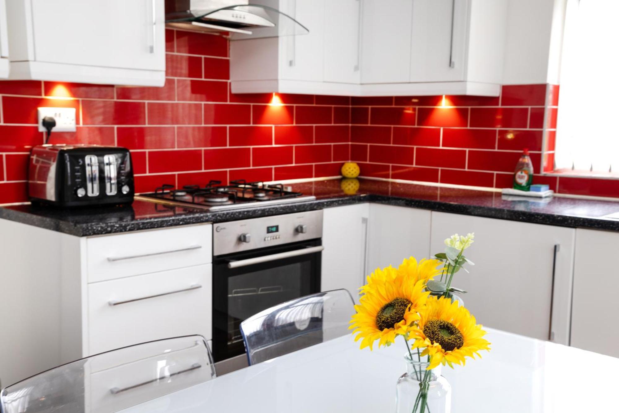 Spacious Apartment Close To City Centre With Free Secure Parking Leeds  Buitenkant foto