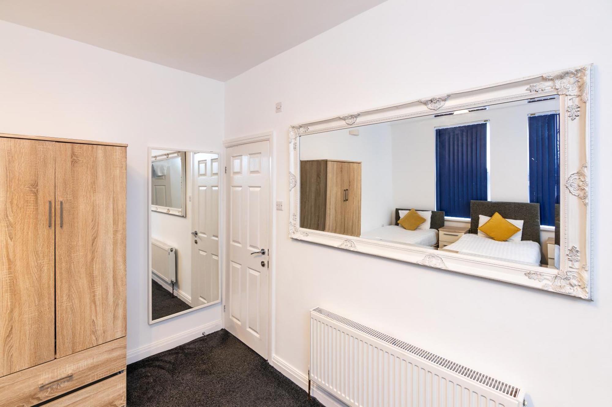 Spacious Apartment Close To City Centre With Free Secure Parking Leeds  Buitenkant foto