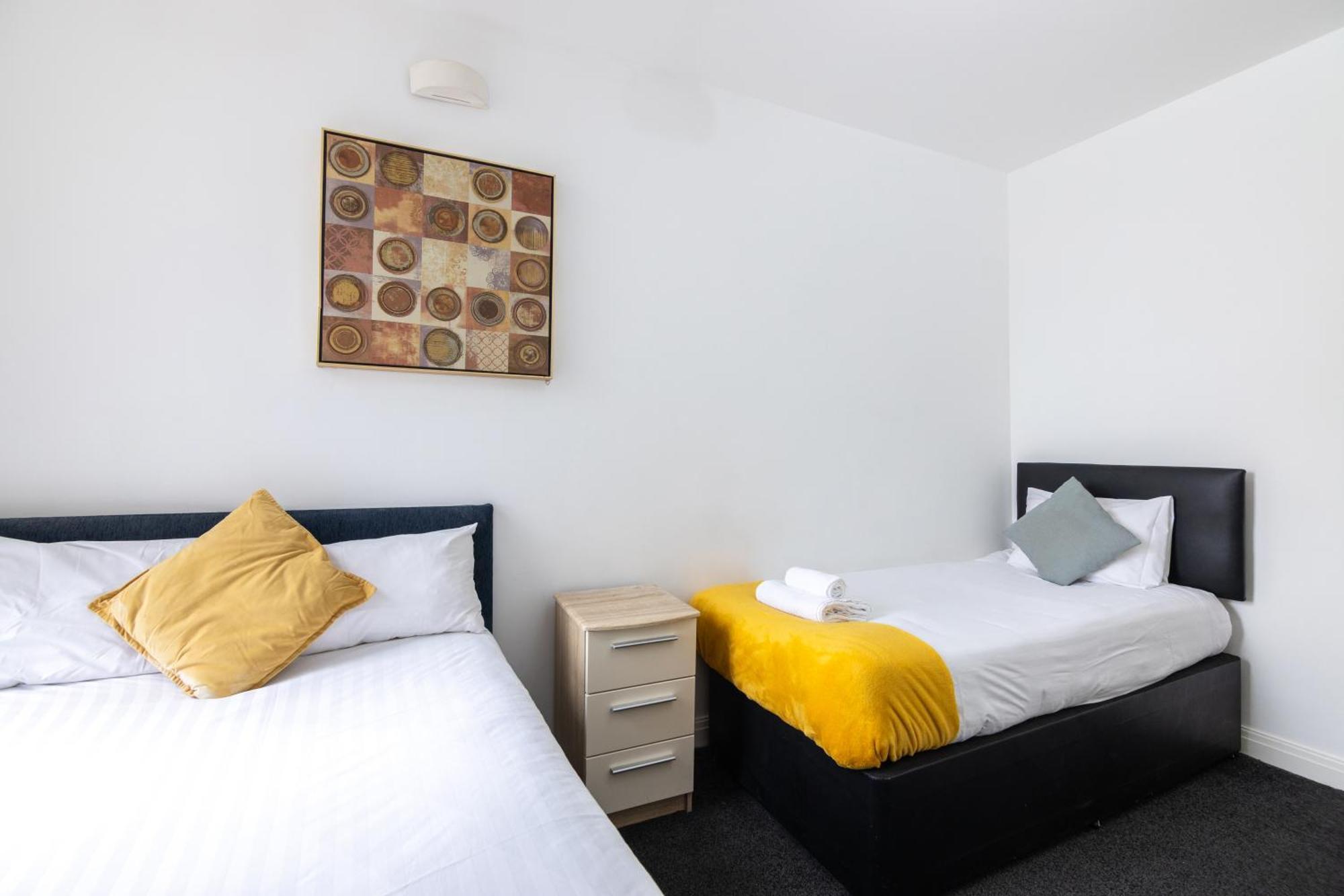 Spacious Apartment Close To City Centre With Free Secure Parking Leeds  Buitenkant foto